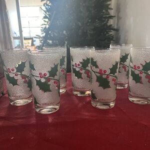 Holiday Holly Berry Glasses Set - Clear